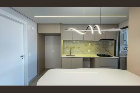 Apartamento para alugar com 136m², 3 quartos e 2 vagas Apartamento para alugar com 136m², 3 quartos e 2 vagasCozinha e Área de Serviço