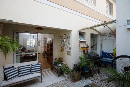 Casa de condomínio à venda com 95m², 3 quartos e 2 vagas Casa de condomínio à venda com 95m², 3 quartos e 2 vagasQuintal - Área privativa