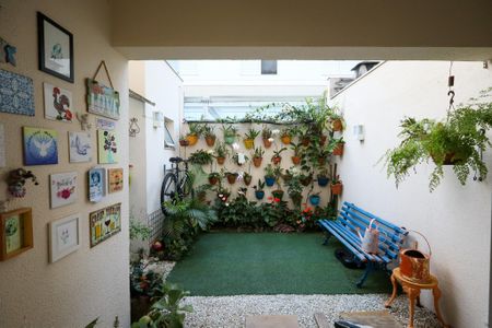 Casa de condomínio à venda com 95m², 3 quartos e 2 vagas Casa de condomínio à venda com 95m², 3 quartos e 2 vagasQuintal - Área privativa