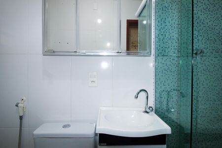 Banheiro  de apartamento para alugar com 1 quarto, 60m² em Cordovil, Rio de Janeiro