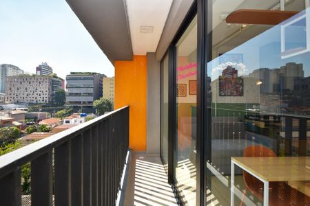 Studio para alugar com 27m², 1 quarto e sem vagavaranda Sala de estar
