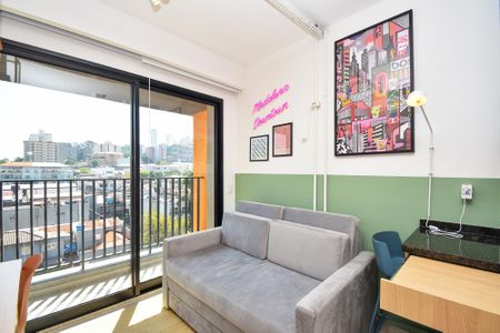 Sala de estar de kitnet/studio para alugar com 1 quarto, 27m² em Vila Madalena, São Paulo