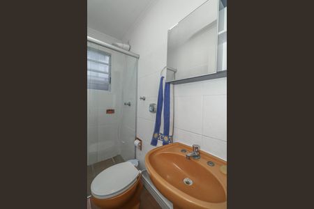 Banheiro de apartamento à venda com 1 quarto, 45m² em Bela Vista, Porto Alegre
