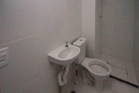 Apartamento à venda com 32m², 2 quartos e sem vaga Apartamento à venda com 32m², 2 quartos e sem vagaBanheiro