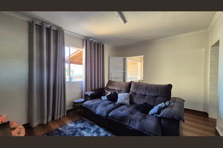 Casa à venda com 196m², 3 quartos e 3 vagas