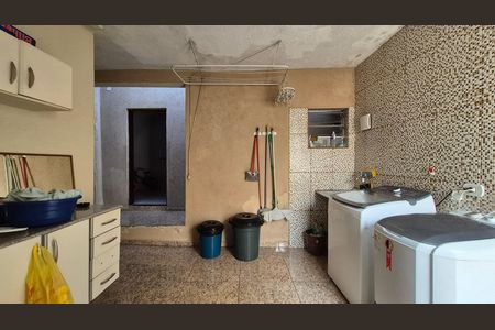 Casa à venda com 196m², 3 quartos e 3 vagas