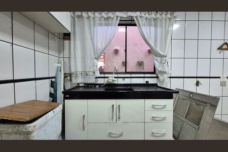 Casa à venda com 196m², 3 quartos e 3 vagas