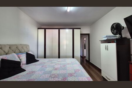 Casa à venda com 196m², 3 quartos e 3 vagas
