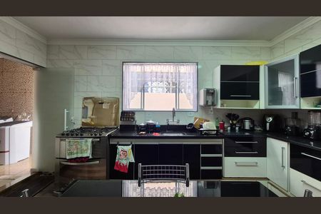 Casa à venda com 196m², 3 quartos e 3 vagas