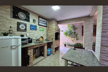 Casa à venda com 196m², 3 quartos e 3 vagas