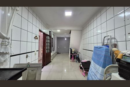 Casa à venda com 196m², 3 quartos e 3 vagas