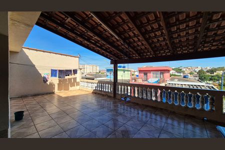 Casa à venda com 196m², 3 quartos e 3 vagas