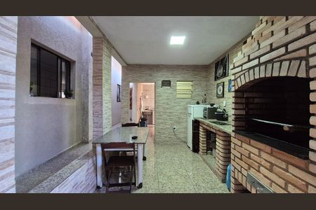 Casa à venda com 196m², 3 quartos e 3 vagas