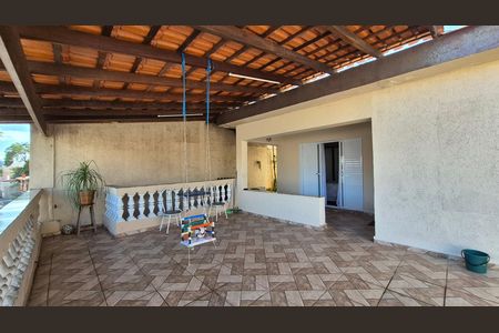 Casa à venda com 196m², 3 quartos e 3 vagas