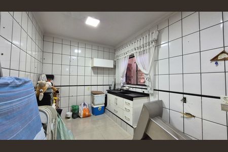 Casa à venda com 196m², 3 quartos e 3 vagas