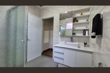 Casa à venda com 196m², 3 quartos e 3 vagas