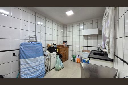 Casa à venda com 196m², 3 quartos e 3 vagas