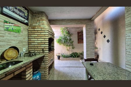 Casa à venda com 196m², 3 quartos e 3 vagas