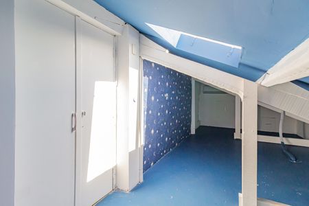 Casa de condomínio à venda com 378m², 6 quartos e 4 vagasQuarto