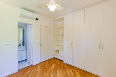 Casa de condomínio à venda com 378m², 6 quartos e 4 vagasSuíte 2
