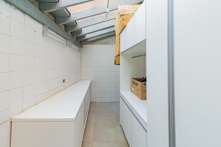 Casa de condomínio à venda com 378m², 6 quartos e 4 vagasÁrea de Serviço