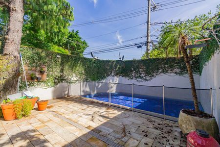 Casa de condomínio à venda com 378m², 6 quartos e 4 vagasPiscina