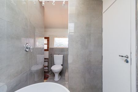 Casa de condomínio à venda com 378m², 6 quartos e 4 vagasBanheiro da Suíte 4