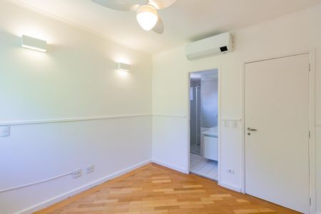 Casa de condomínio à venda com 378m², 6 quartos e 4 vagasSuíte 2