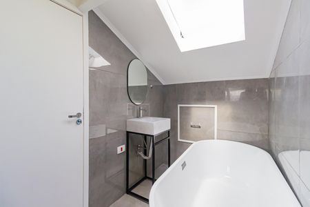 Casa de condomínio à venda com 378m², 6 quartos e 4 vagasBanheiro da Suíte 4
