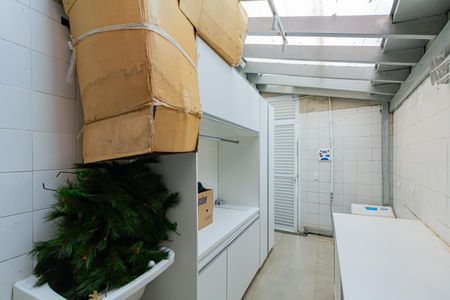 Casa de condomínio à venda com 378m², 6 quartos e 4 vagasÁrea de Serviço