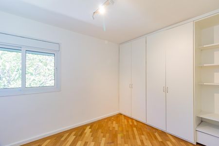Casa de condomínio à venda com 378m², 6 quartos e 4 vagasSuíte 3