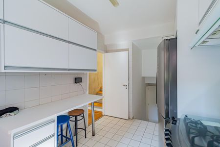 Casa de condomínio à venda com 378m², 6 quartos e 4 vagasCozinha
