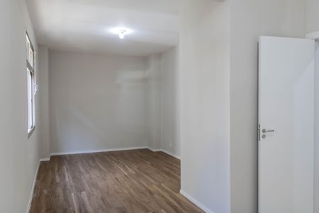 Apartamento à venda com 142m², 4 quartos e 1 vagaQuarto 2