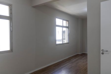 Apartamento à venda com 142m², 4 quartos e 1 vagaQuarto 2