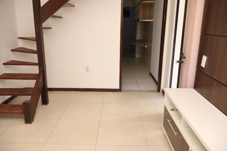 Casa de Condomínio para alugar com 3 quartos, 95m² em Alto do Coqueirinho, Salvador