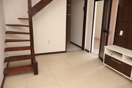 Casa de Condomínio para alugar com 3 quartos, 95m² em Alto do Coqueirinho, Salvador