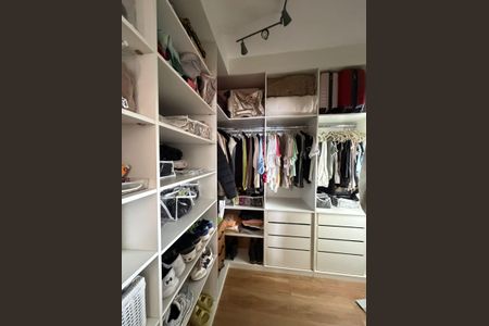 Apartamento para alugar com 98m², 2 quartos e 2 vagas Apartamento para alugar com 98m², 2 quartos e 2 vagasCloset