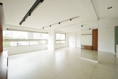Apartamento para alugar com 113m², 2 quartos e 3 vagasSala