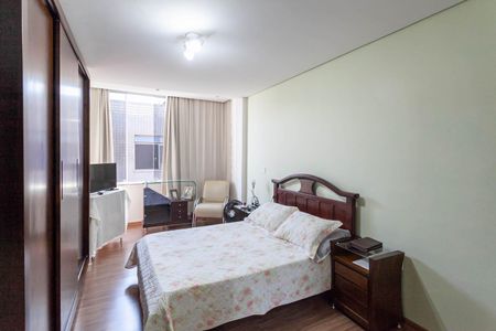 Apartamento à venda com 188m², 4 quartos e 2 vagas Apartamento à venda com 188m², 4 quartos e 2 vagasCobertura - Suíte 2