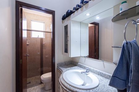 Apartamento à venda com 188m², 4 quartos e 2 vagas Apartamento à venda com 188m², 4 quartos e 2 vagasBanheiro social