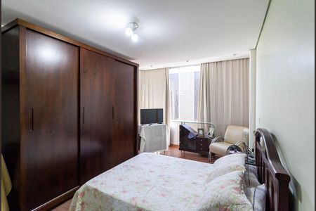 Apartamento à venda com 188m², 4 quartos e 2 vagas Apartamento à venda com 188m², 4 quartos e 2 vagasCobertura - Suíte 2