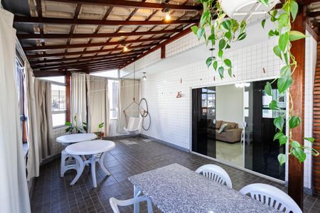 Apartamento à venda com 188m², 4 quartos e 2 vagas Apartamento à venda com 188m², 4 quartos e 2 vagasCobertura