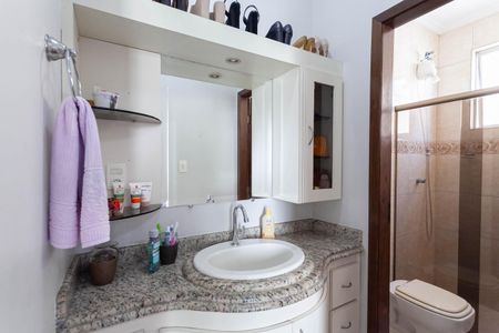 Apartamento à venda com 188m², 4 quartos e 2 vagas Apartamento à venda com 188m², 4 quartos e 2 vagasBanheiro da suíte 1