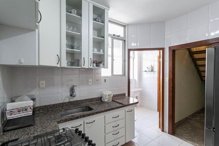 Apartamento à venda com 188m², 4 quartos e 2 vagas Apartamento à venda com 188m², 4 quartos e 2 vagasCozinha
