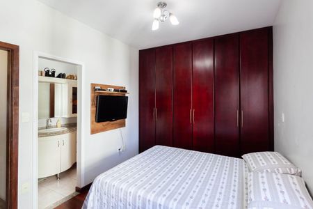 Apartamento à venda com 188m², 4 quartos e 2 vagas Apartamento à venda com 188m², 4 quartos e 2 vagasSuíte
