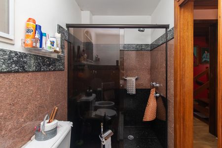 Casa de condomínio à venda com 180m², 3 quartos e 2 vagasBanheiro