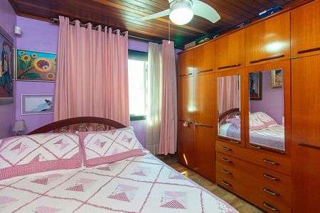 Casa de condomínio à venda com 180m², 3 quartos e 2 vagasQuarto 1