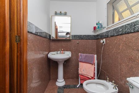 Casa de condomínio à venda com 180m², 3 quartos e 2 vagasBanheiro