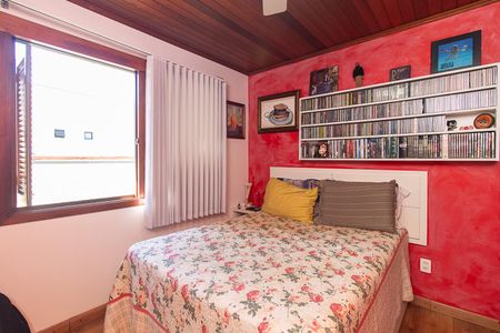 Casa de condomínio à venda com 180m², 3 quartos e 2 vagasQuarto 2