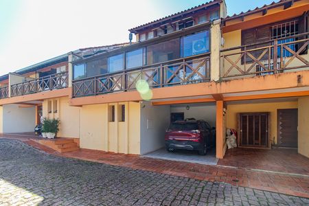 Casa de condomínio à venda com 180m², 3 quartos e 2 vagasFachada